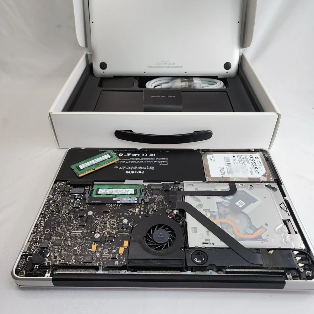 Apple MacBook Pro 13.3 in 2012 Silver/Intel Core i5 3rd Gen. 2.50 GHz, 500 GB 4